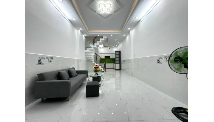 NGAY NGÃ TƯ 4 XÃ - TÂN HOÀ ĐÔNG - NHÀ 3 TẦNG MỚI - 42M2 - 3 PHÒNG NGỦ - HẺM ĐẸP THÔNG - SỔ NỞ HẬU HOÀN CÔNG ĐỦ -  GIÁ CHỈ 4 TỶ